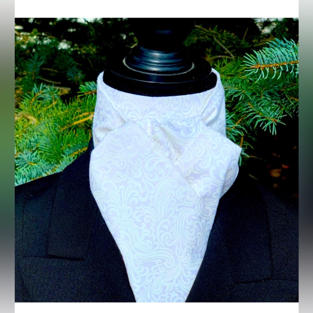 Traditional Four Fold Equestrian Stock Tie Foxhunt Foxhunting